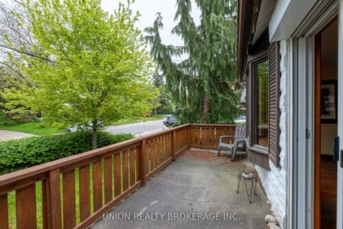 40 Red Deer Avenue Porch