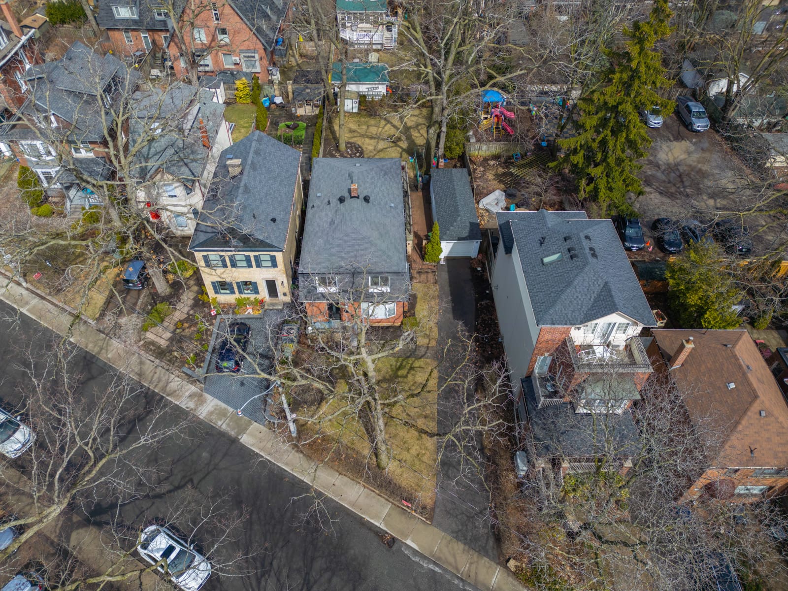 24 Benlamond Avenue - Wright Sisters Group