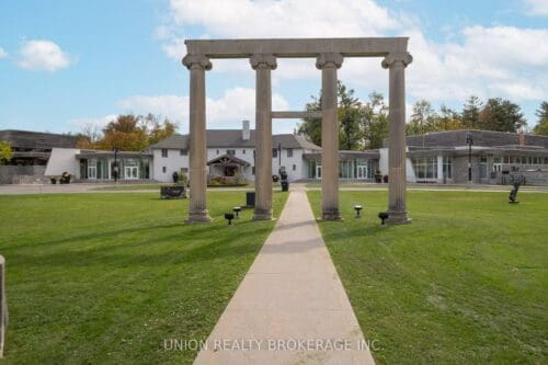 20 Guildwood Parkway Suite 711