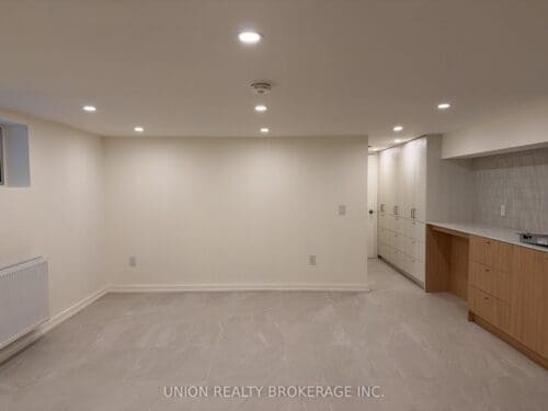 53 Wineva Avenue Lower Unit