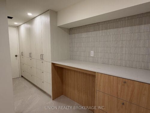 53 Wineva Avenue Lower Unit