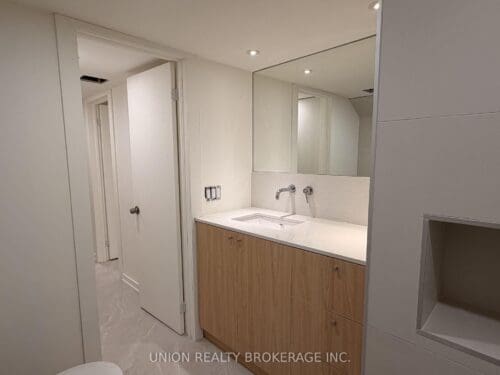 53 Wineva Avenue Lower Unit